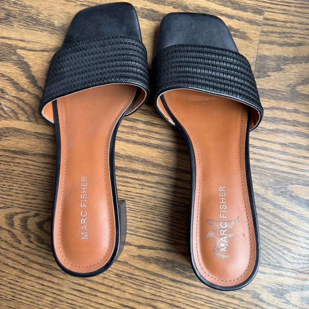 Marc Fisher Casala Block Heel Sandal Black 7.5 W - Picture 2 of 7